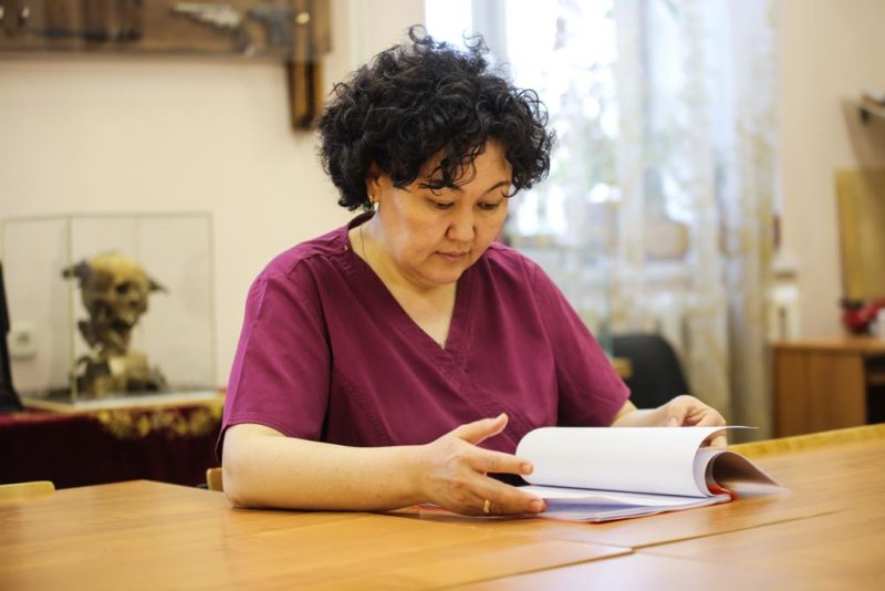 Работник морга о жиз­ни