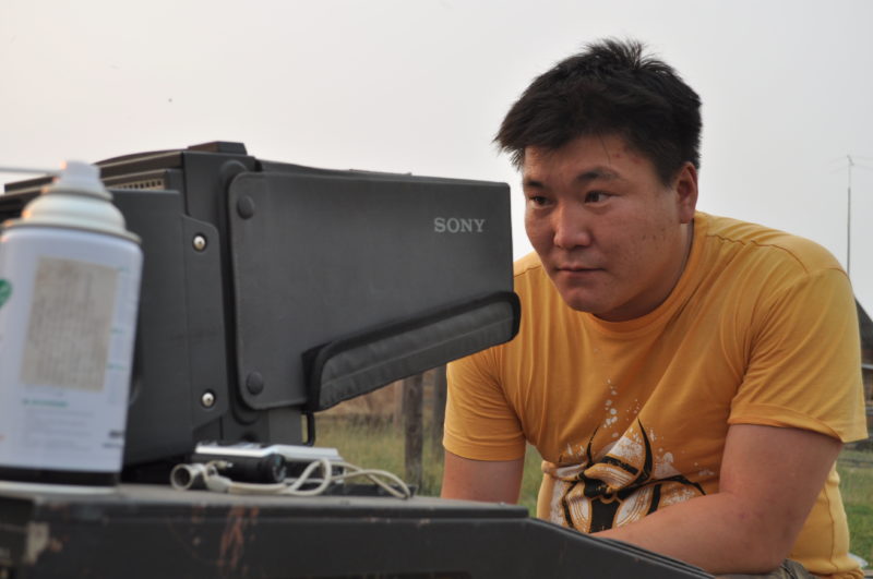 Поющий директор