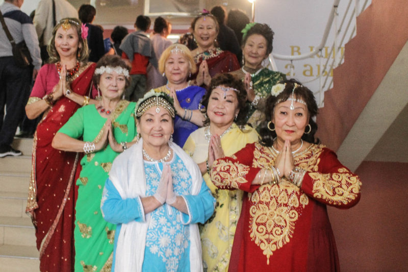 Индийское кино: смотреть стоя