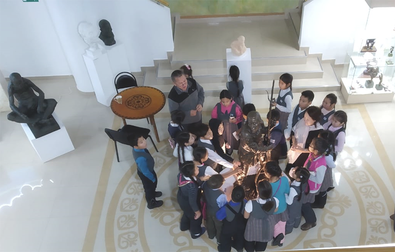 «Мальчик» из бронзы и его отец