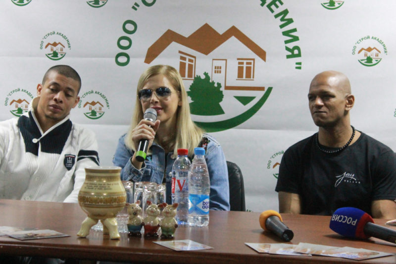 Звезда 80-х Си Си Кетч выступила в Якутске с аншлагом